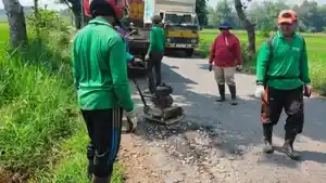 DPUPR-Sukoharjo-menyelesaikan-proyek-pemeliharaan-rutin-khususnya-untuk-ruas-jalan-Citarum.jpg