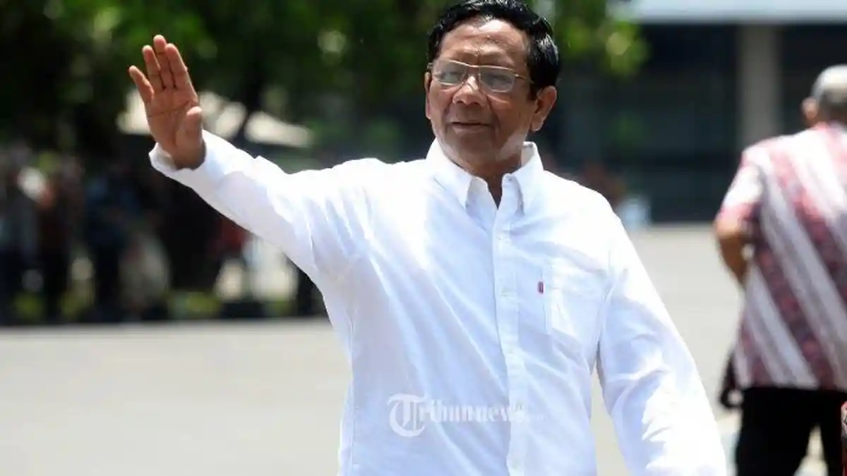 Mahfud MD Menko Polhukam Sipil Pertama, Inilah Perjalanan Kariernya