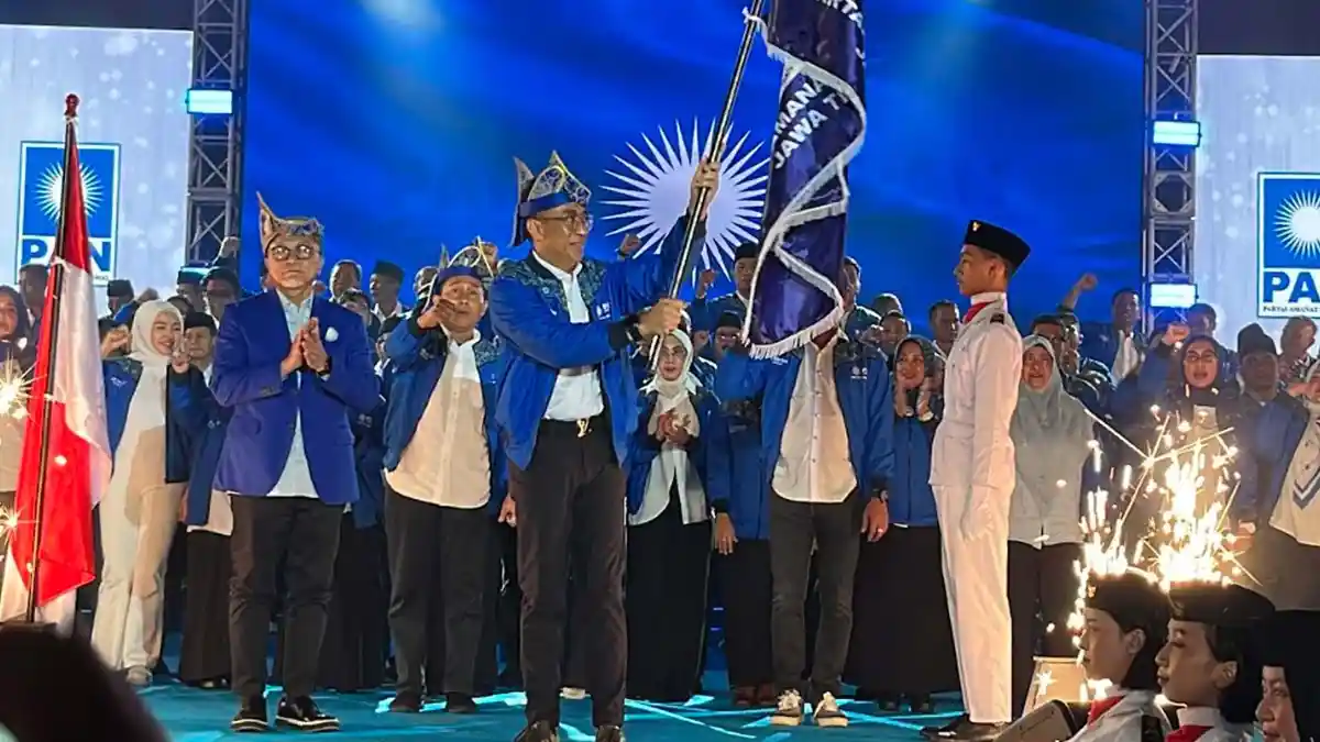 Zulhas Resmi Lantik Pengurus PAN se-Jawa Timur Secara Serentak