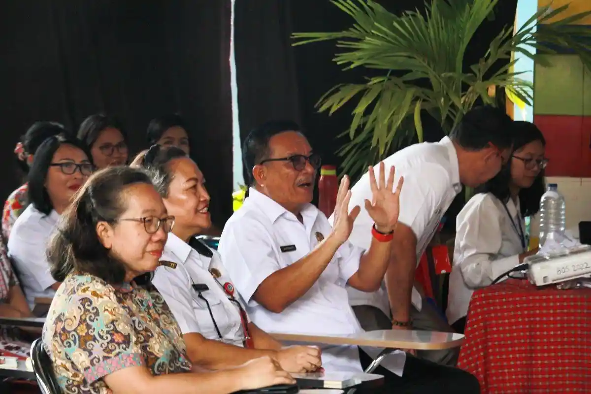 Wali Kota Bitung Maurits Mantiri Ikut Jawab Pertanyaan Berhitung Pakai Metode Gasing