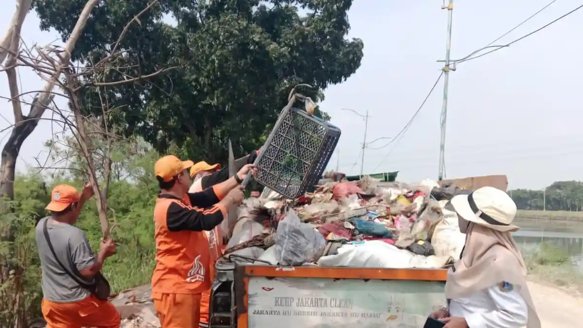 Darurat Sampah BKT Marunda: Ketika Bau Busuk Berganti Langkah Tegas Pemerintah - Wartakotalive.com
