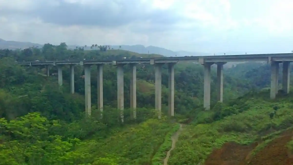 Tiang Jembatan Cisomang Retak, Hanya Kendaraan Golongan I Boleh Melintas
