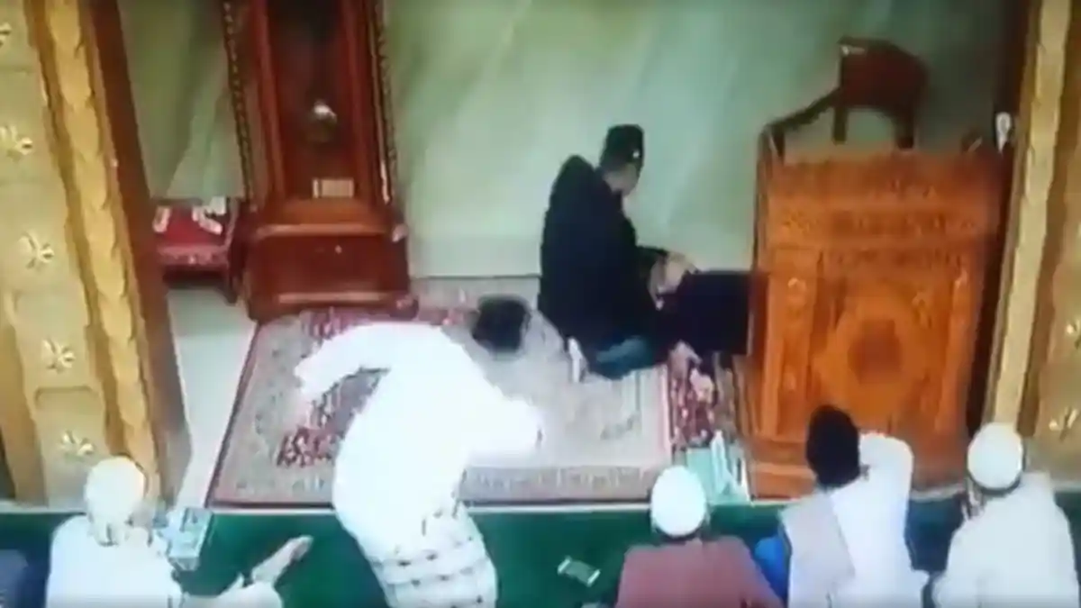 Detik-detik Khotib Jumat Meninggal Dunia Saat Khutbah