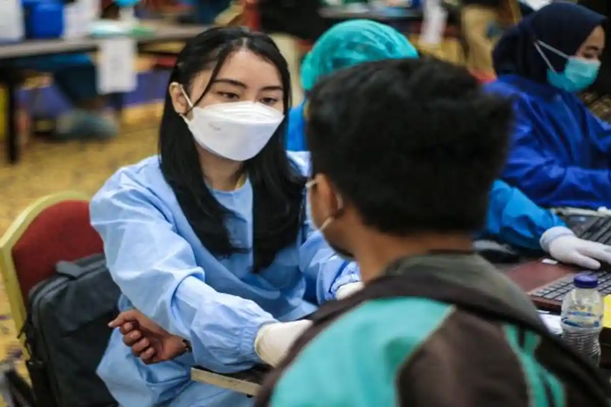 Nakes Cantik di Kota Bogor Layani Ojol, Berasa Lebih Tenang dan Berharap Pandemi Segera Berakhir