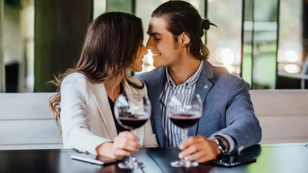 Ramalan Zodiak Cinta Hari Ini 6 Desember 2021, Leo Merasa Tidak Aman, Sagitarius Emosional
