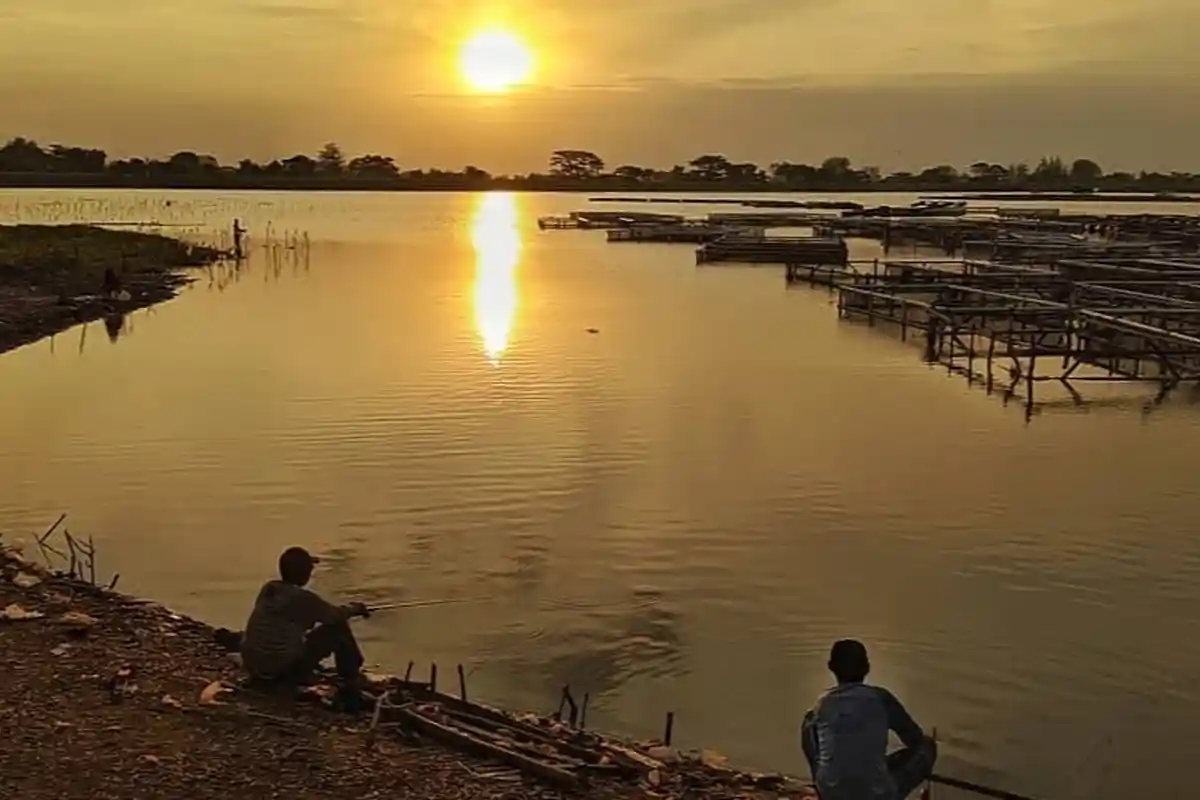 Asyiknya Ngabuburit di Waduk Mulur Sukoharjo, Bikin Betah, Spot Elok dan Gratis