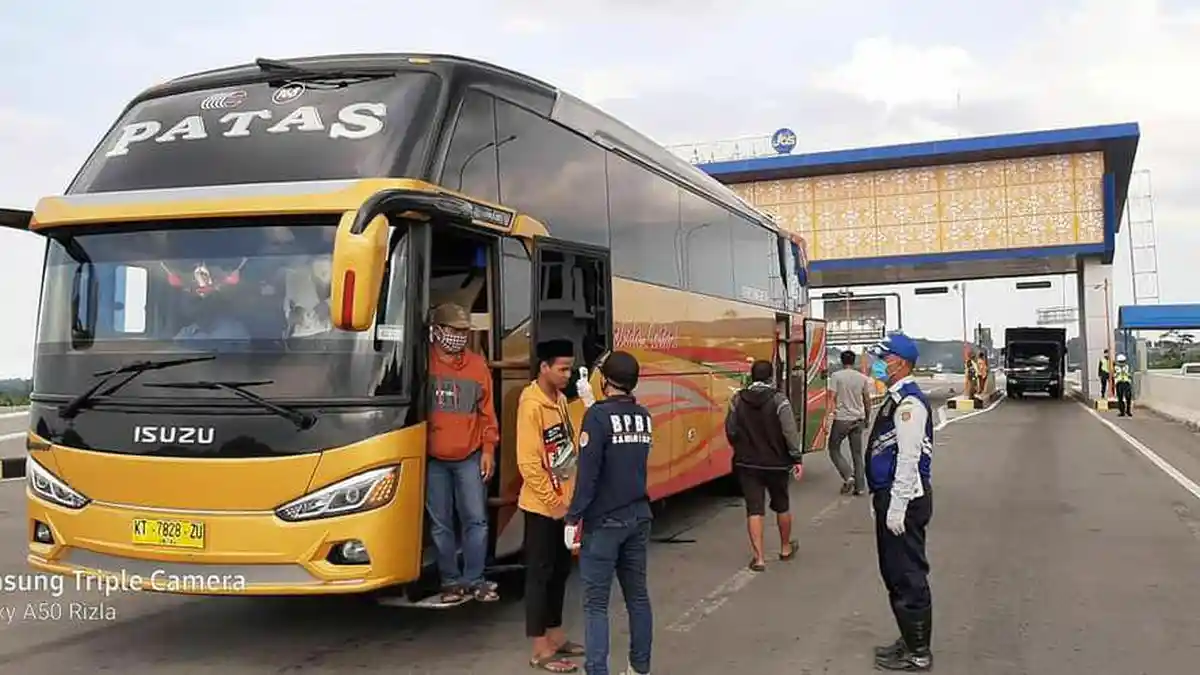 Polda Kaltim Dirikan Pos Penyekatan di Batas Provinsi, Kendaraan untuk Mudik Diminta Putar Balik