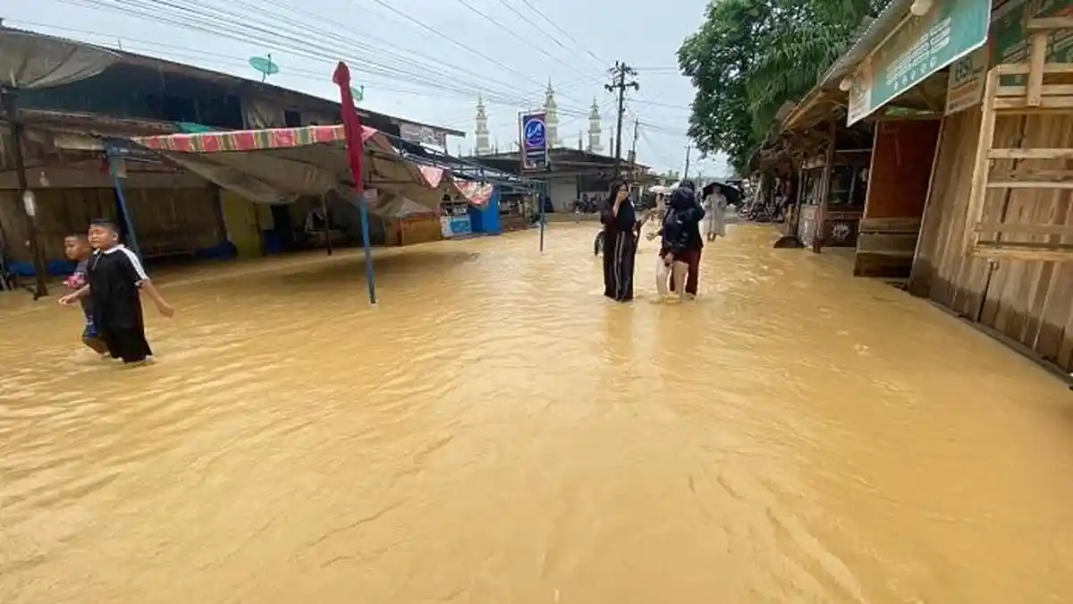 Banjir Kepung 10 Kecamatan di Aceh Timur,  Warga Terpaksa Kembali Mengungsi