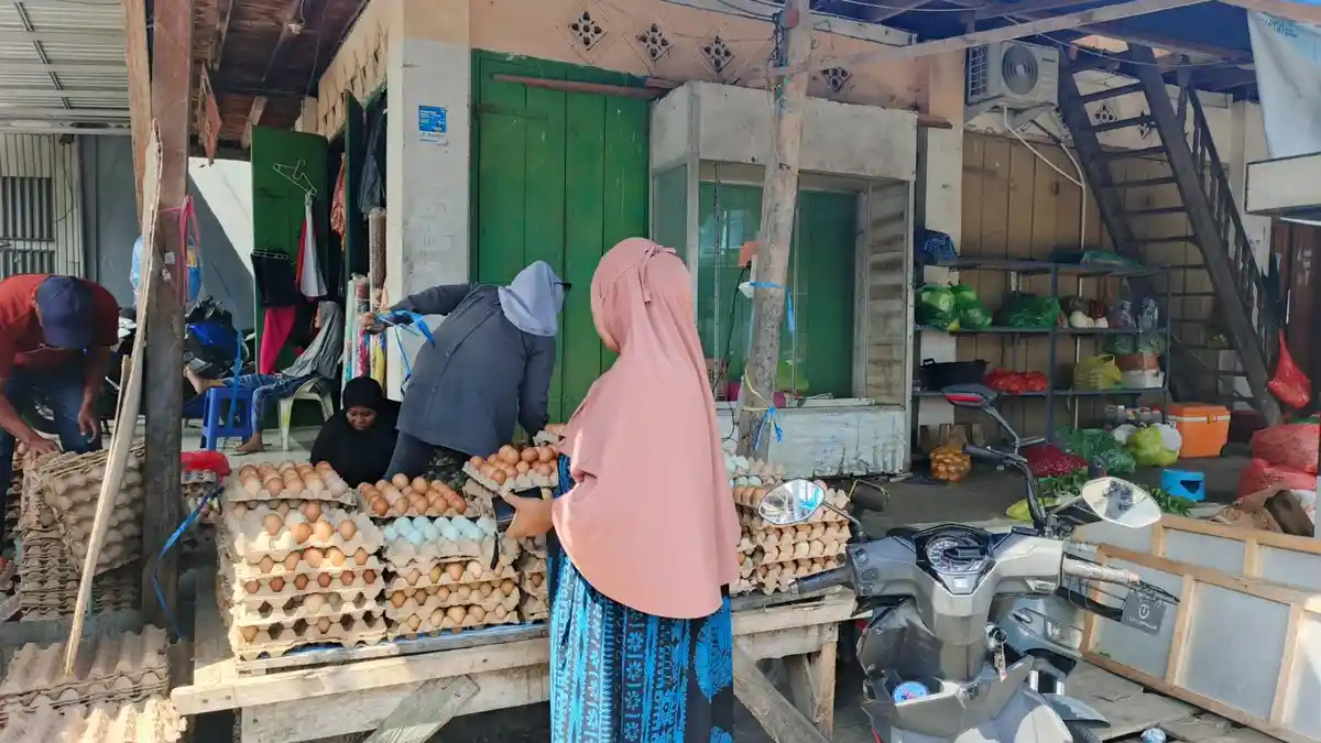 Momen Maulid Nabi, Pedagang Telur di Majene Raup Cuan Berlipat