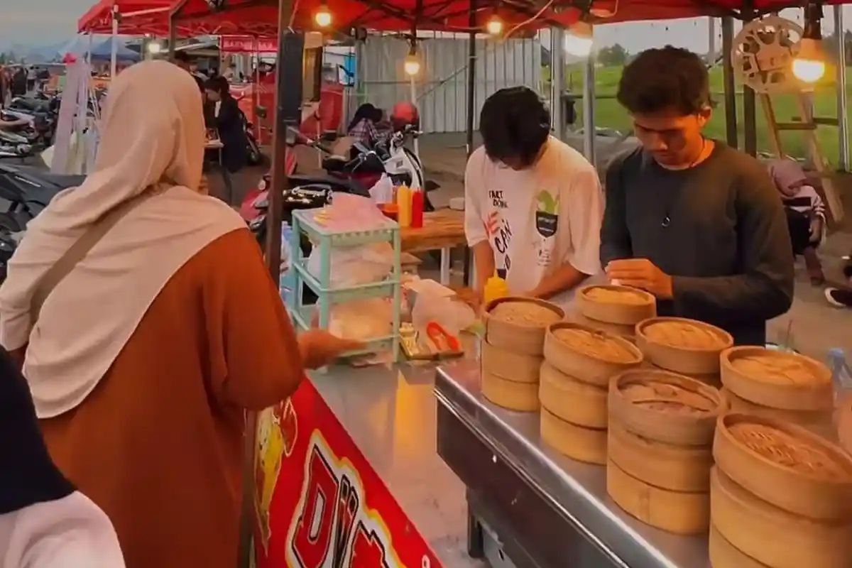 Ternyata Ini Penjual Dimsum Pertama Jalanan di Tasikmalaya, Kini Jadi UMKM Binaan BRI