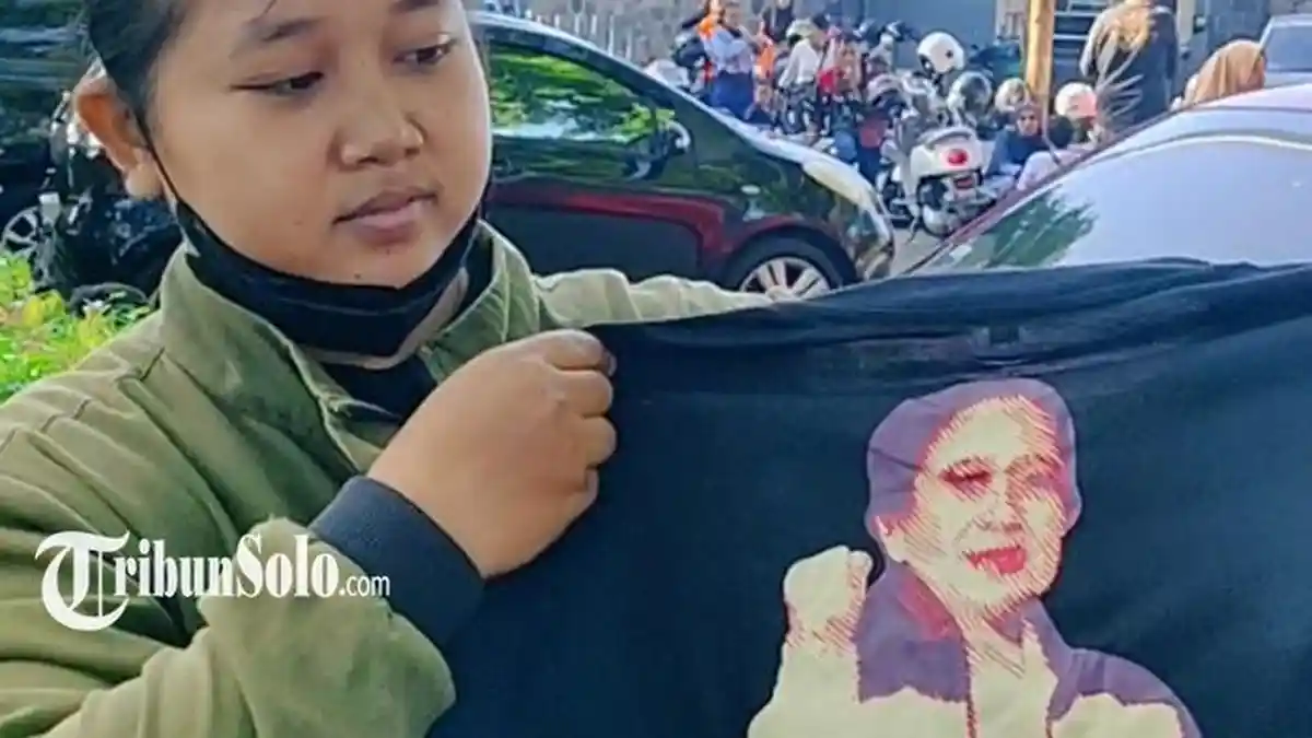 Puan Bagi-bagi Kaos di CFD Solo, Curi Start Kampanye? Bawaslu : Itu Sebatas Sosialisasi