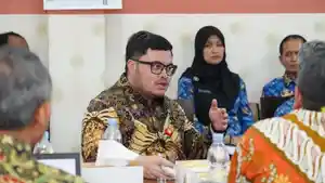 Bupati-Kediri-Hanindhito-Himawan-Pramana-bertemu-dengan-Putra-Sampoerna-Foundation-PSF.jpg