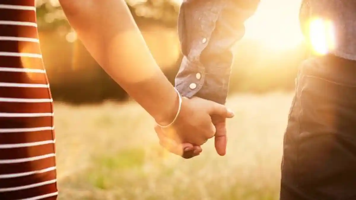 5 Zodiak Lepas Status Jomblo karena Beruntung Soal Cinta