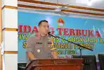 Kapolres-Tapteng-AKBP-Basa-Emden-Banjarnahor-sosialisasi-narkotika-lq.jpg