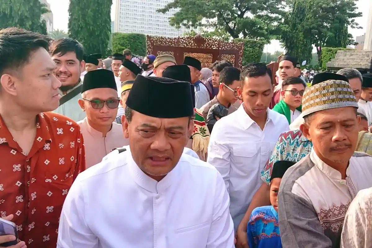 Salat Idulfitri di Simpang Lima Semarang, Gubernur Jateng: Jangan Balik ke Jakarta!