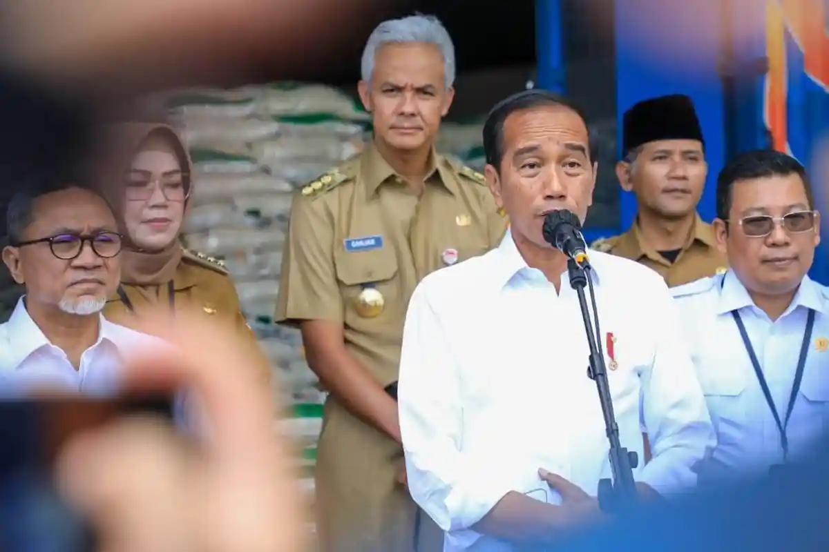 Saat Jokowi Endorse Mendag Zulhas, Warga Malah Teriak 'Pak Ganjar': Ya Kalau Ini Sudah Hapal Semua