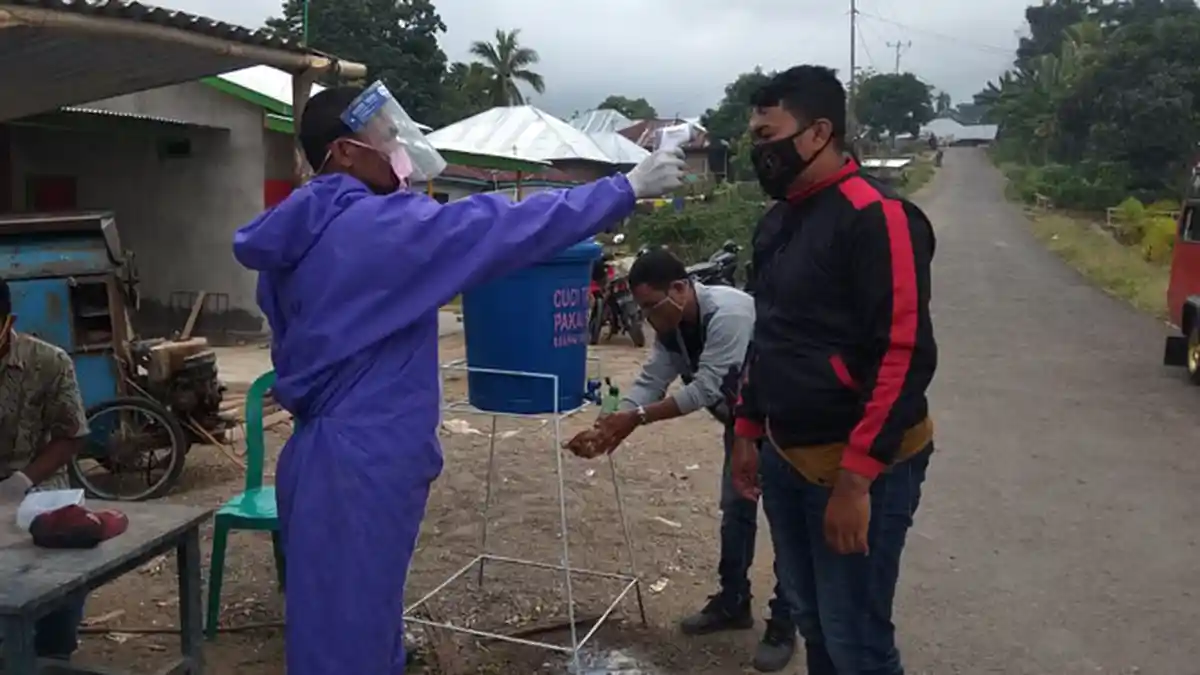 Masuk Desa Liang Sola Kabupaten Mabar, Wajib Dicek dan Skrining Kesehatan