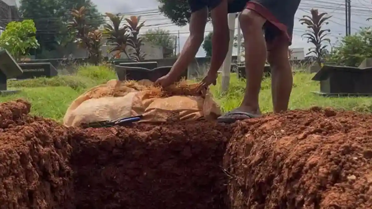 Kabar Artefak Era Majapahit yang Ditemukan Warga Karanganyar saat Gali Makam, Disdikbud Buka Suara