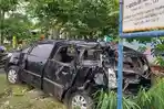 Kondisi-Toyota-Innova-tertabrak-kereta-api-di-Banyuwangi.jpg