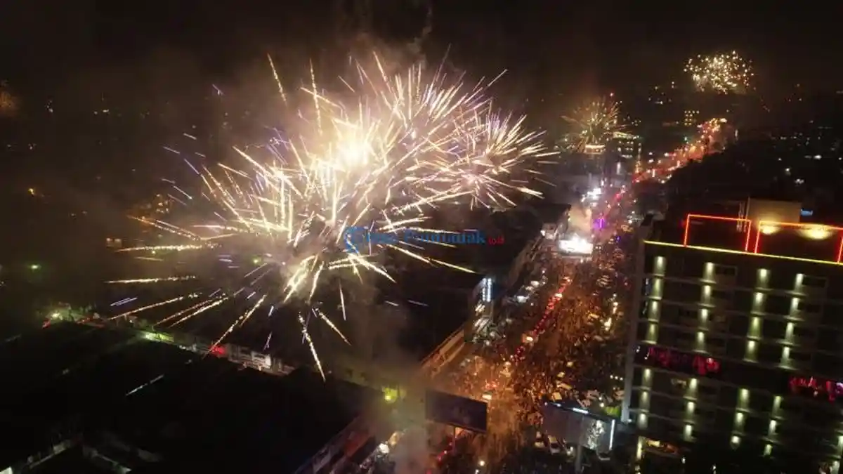 Deretan Pantun Ucapan Selamat Tahun Baru 2022 Semoga Tahun Ini Makin Berjaya dan Sukses!