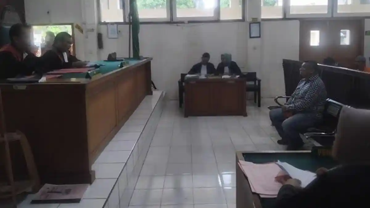 Oknum Polisi Polres OKU Yang Tipu Teman SMA Divonis 2 Tahun 8 Bulan Penjara