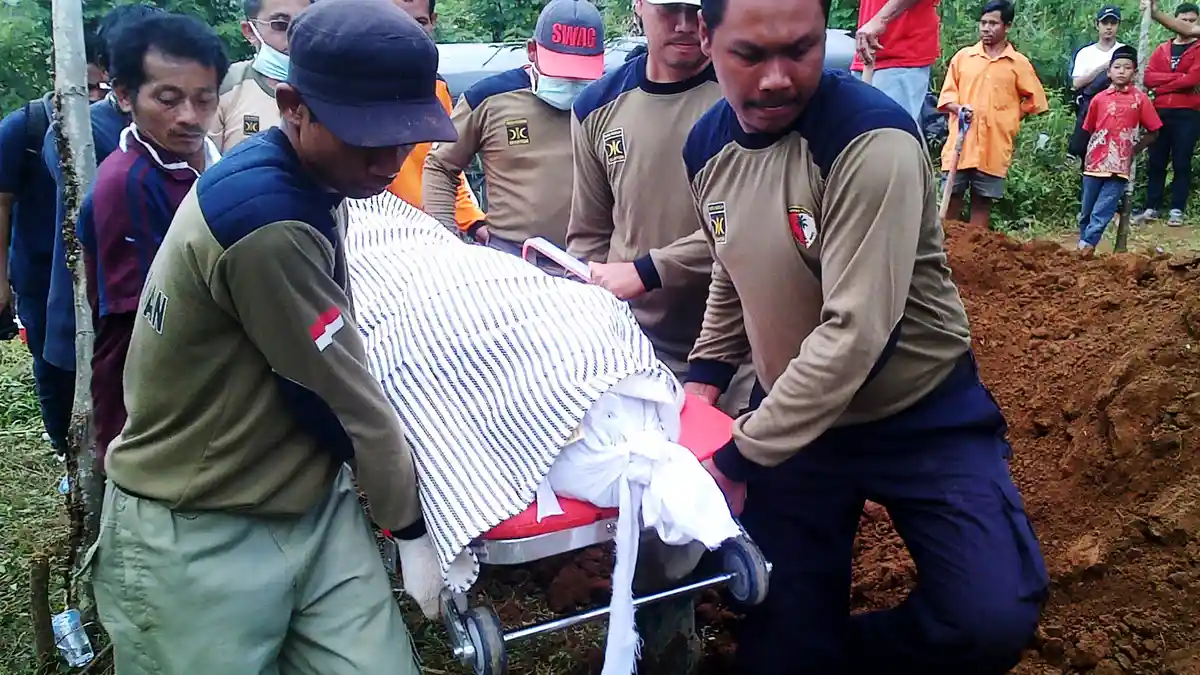 Berikut 35 Korban Tewas Tanah Longsor yang Diidentifikasi