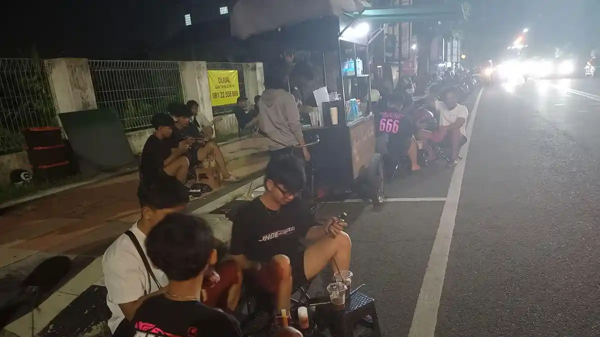 Kopi Jalanan di Kota Kudus Jadi Jujukan Para Pemuda Menghabiskan Malam