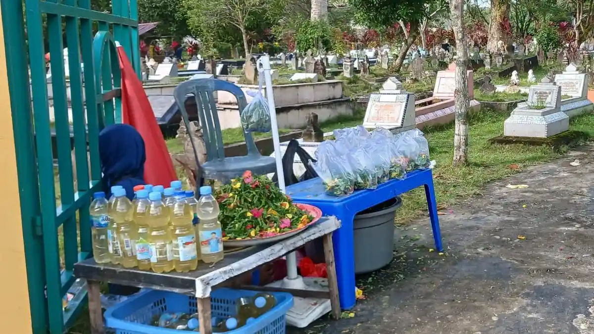 Meraih Untung dengan Bunga Ziarah