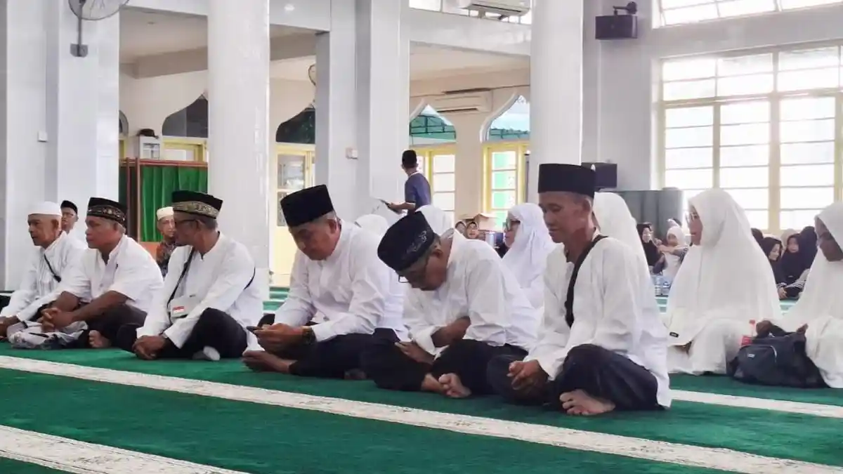 12 Jemaah Haji dari Singkep Dilepas Sebelum Bergabung dengan CJH Lingga di Daik