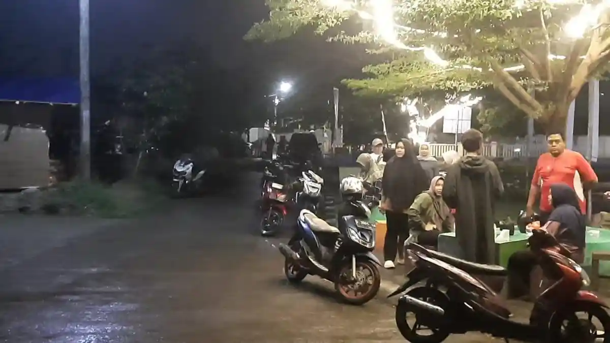 Diguncang Gempa Bekasi M 4,9, Warga Purwasari Karawang Berhamburan Keluar Rumah