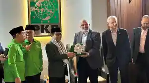 Mustofa-Barghoutsi-kunjungi-kantor-DPP-PKB-Rabu-392025.jpg