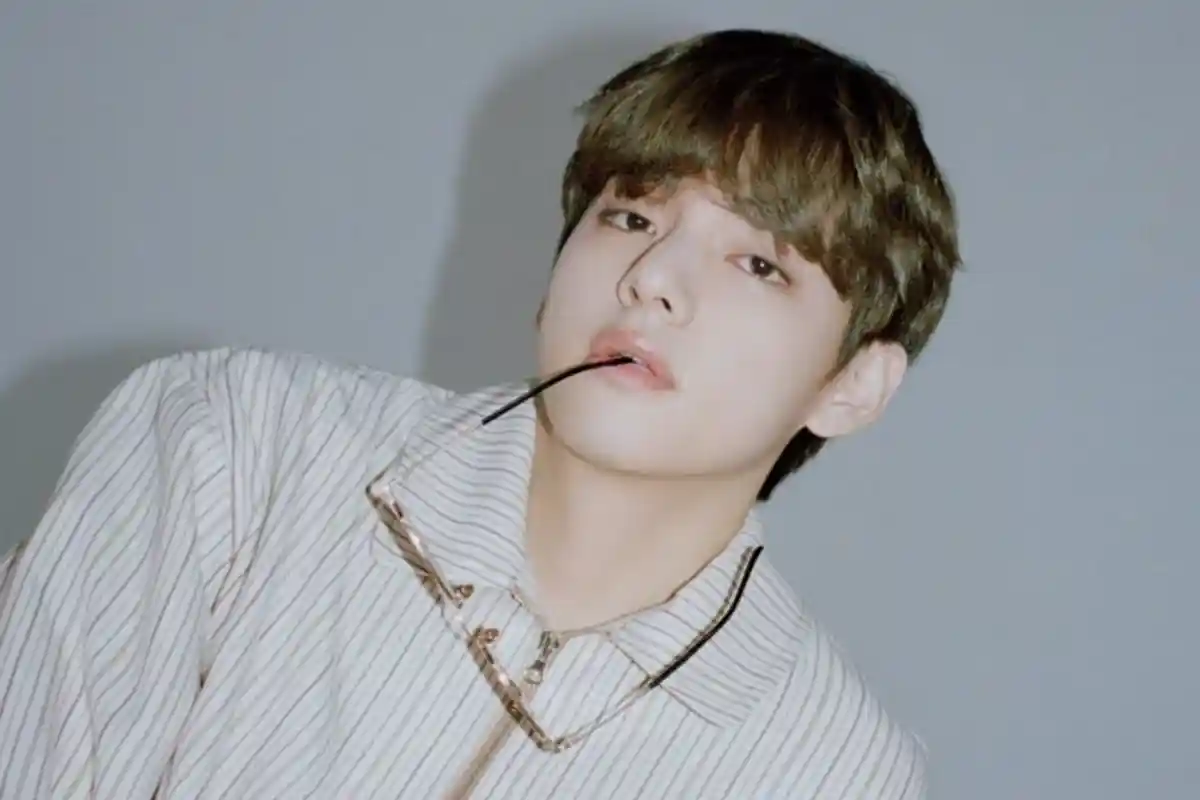 Curhat di Majalah Weverse, V BTS Ungkap ARMY adalah Sahabat yang Memberinya Kekuatan