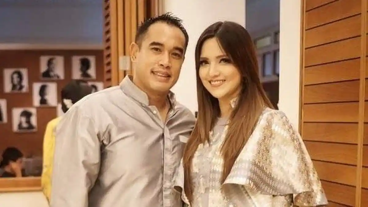 Kabar Terbaru Nia Ramadhani dan Ardi Bakrie Hari Ini Sidang Perdana, Siapkan Mental Dengar Dakwaan