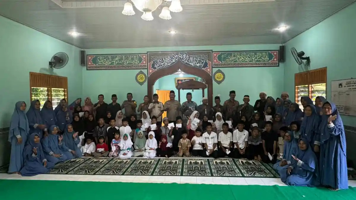 Jelang HUT ke-80 Bhayangkara, Polsek Tanjung Raja Berbagi Kasih Dengan Anak Yatim Piatu - Tribunsumsel.com