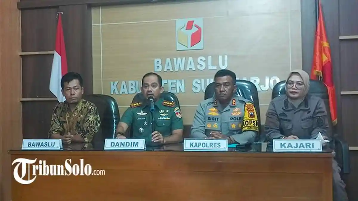 Klarifikasi Dandim Sukoharjo soal Spanduk Dirinya Bersama Prabowo-Gibran: Hoaks & Propaganda Negatif