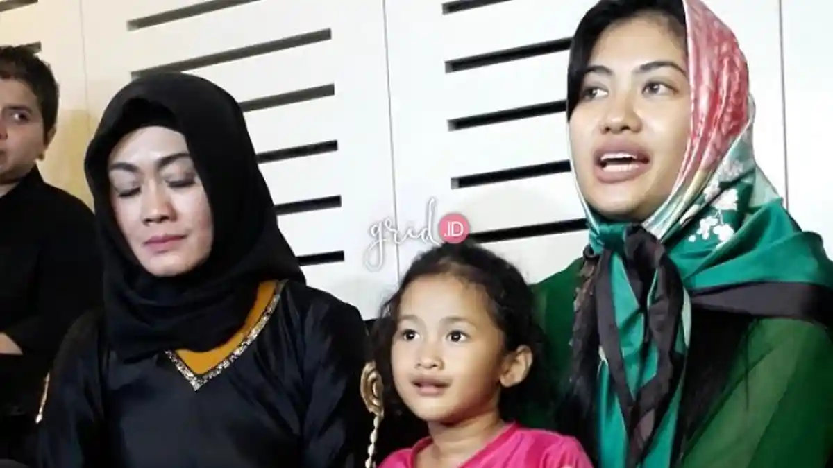 Lebaran Tanpa Jupe, Keluarga Tetap Mudik dan Liburan ke Pantai