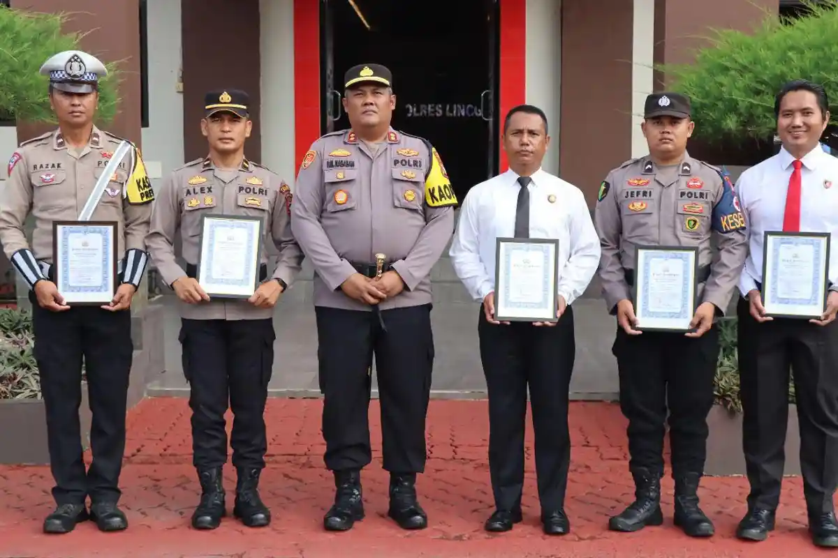 Lima Personel Polisi Terima Penghargaan Dari Kapolres Lingga, Berikut Daftar Namanya 
