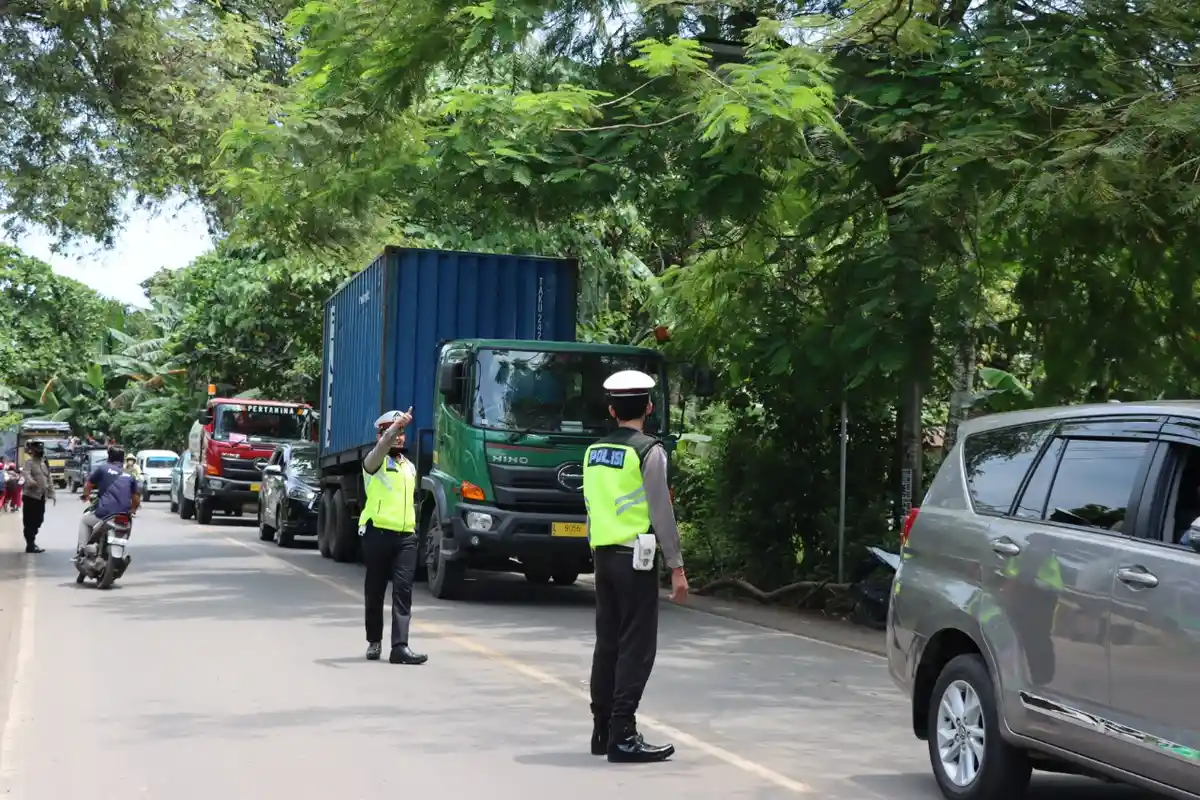 Pasca-MotoGP Mandalika 2022, Polres Lobar Urai Kemacetan di Titik Menuju Pelabuhan Lembar