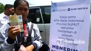 21052019_penukaran_uang_danil_siregar.jpg