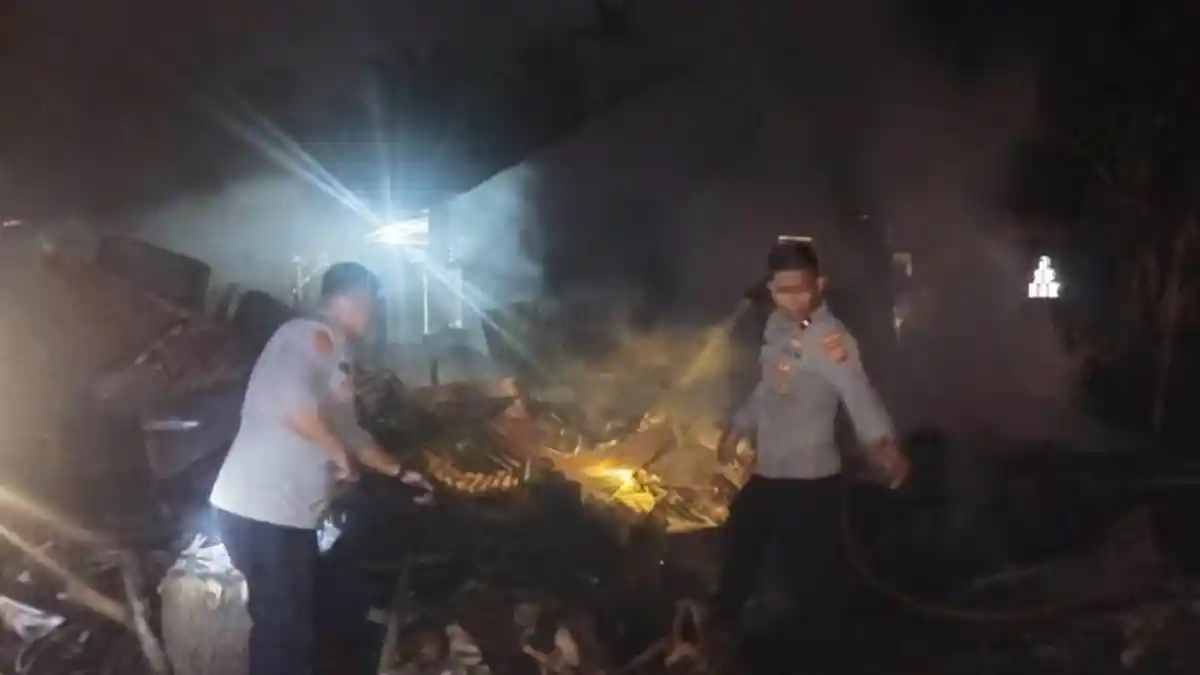 Satu Rumah di Aceh Utara Terbakar Pada Malam Hari, Ini Penyebabnya 