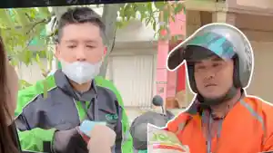 Tatapan-penuh-rasa-syukur-dari-driver-ojol-saat-menerima-kejutan-rezeki-dari-Jestham.jpg