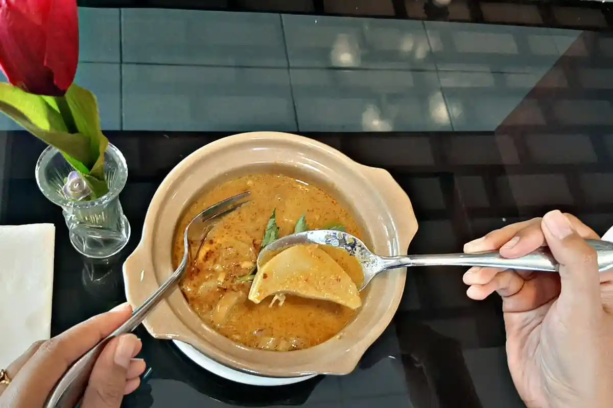 Seperti Apa Rasanya Gulai Umbut Kelapa, Menu Langka yang Kini Jadi Andalan Elmondo Caffee and Resto