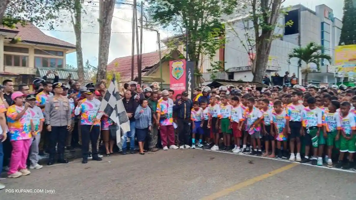 Dinas Dikbud TTS Gelar Lomba Lari Piala Bupati Kategori SD -SMP, 1082 Siswa-siswi Ambil Bagian - Pos-kupang.com
