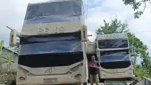 Cuma-Ada-di-Wonogiri-Rumah-Bus-Double-Decker-yang-Bikin-Tetangga-dan-Warganet-Geger.jpg