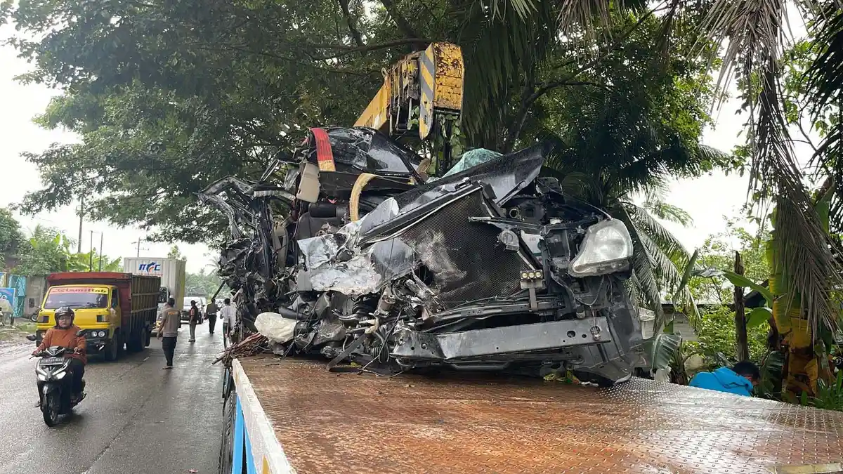 Tiga Korban Tabrakan Inova versus Bus Harapan Indah Jalani Operasi di RSUD Langsa