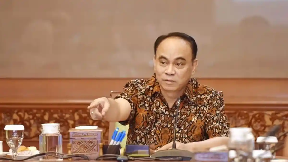 Wamendes Budi Arie Imbau Perangkat Desa dan Aktivis Desa pro Aktif Sosialisasi Covid-19