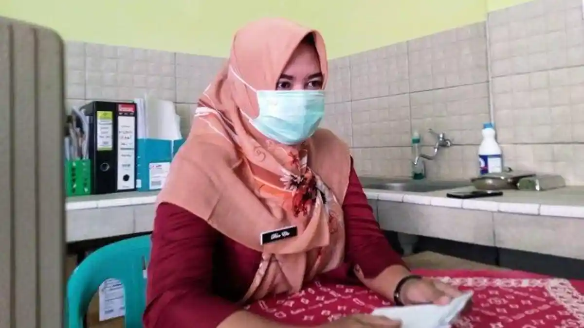 Kisah Bidan Desa Dian Eka di Kendal, Rela Dicaci Maki Agar Tetap Melayani Warga