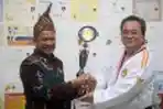 Leprid Beri Penghargaan Herman Andikara