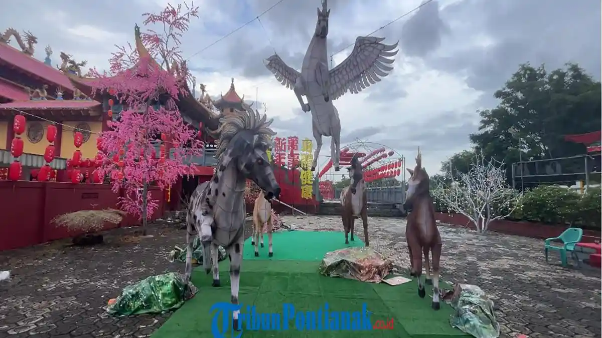 5 Replika Kuda Api Terpajang, Progres Hiasan Imlek Kelenteng Sam Bong Dja Sambas 60 Persen