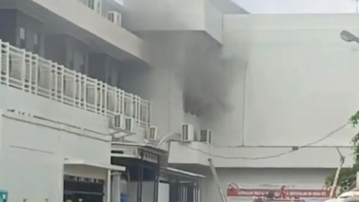 Rumah Sakit Pamanukan Medical Centre Subang Terbakar, Evakuasi 126 Pasien Dramatis